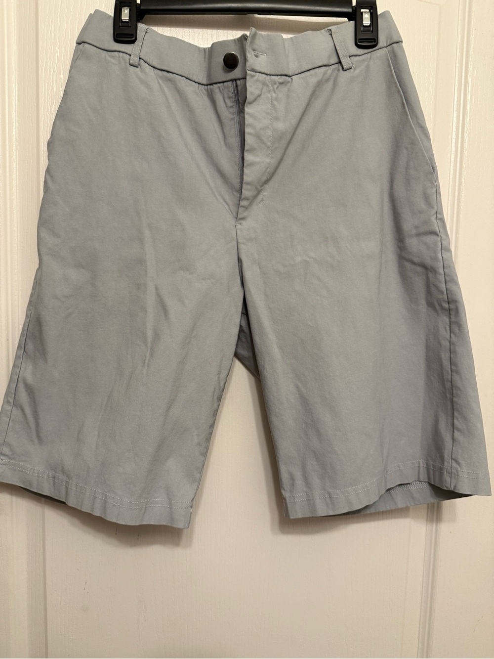 GRADUAL Men’s flat front shorts light gray colorway performance stretch Size 36